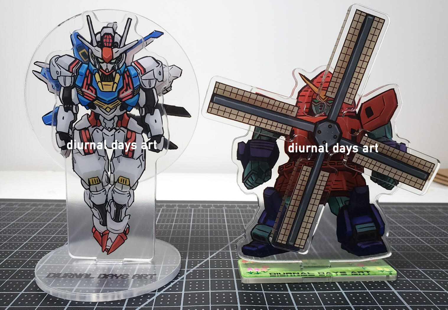 Gundam fanart - spinning acrylic standees
